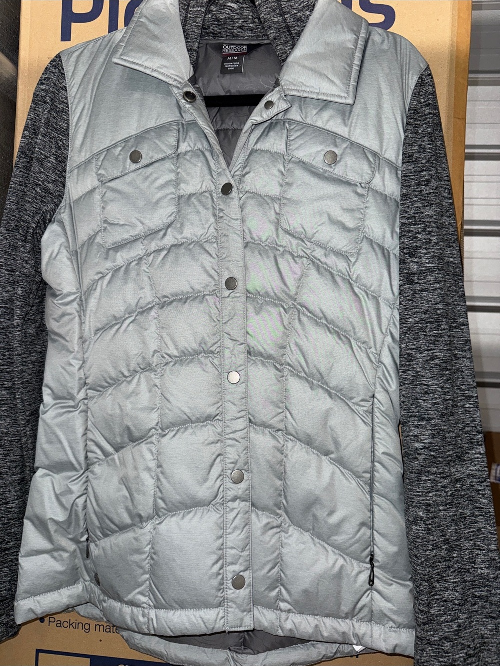 Gray Down Insulated Quilted Jacket with Knit Sleeves M